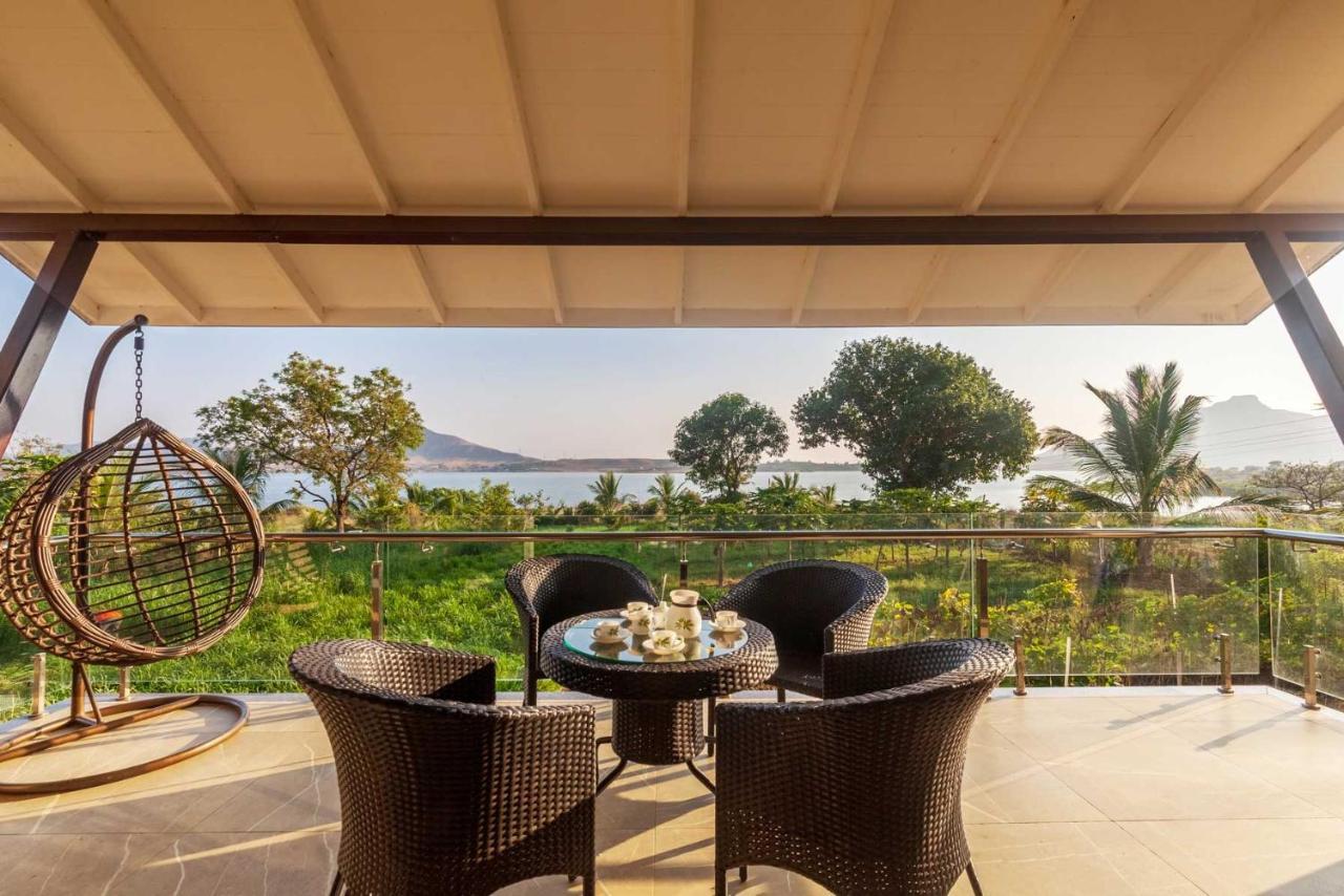Luna Villa By Stayvista - Lakeside Charm With Terrace, Lush Lawn & Modern Decor Nashik Zewnętrze zdjęcie
