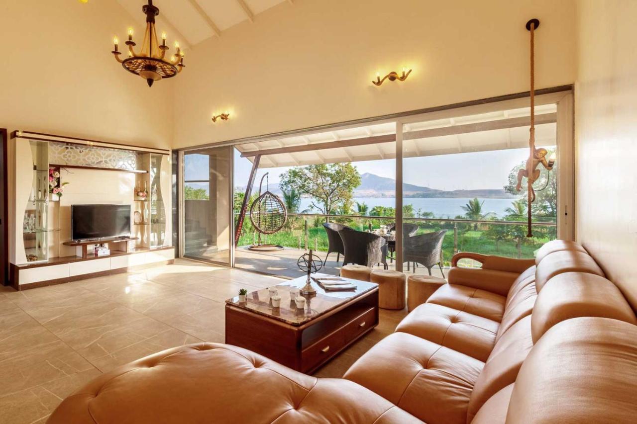 Luna Villa By Stayvista - Lakeside Charm With Terrace, Lush Lawn & Modern Decor Nashik Zewnętrze zdjęcie
