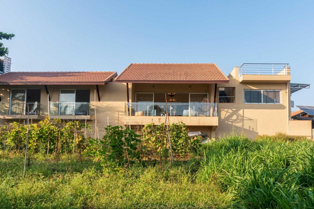Luna Villa By Stayvista - Lakeside Charm With Terrace, Lush Lawn & Modern Decor Nashik Zewnętrze zdjęcie