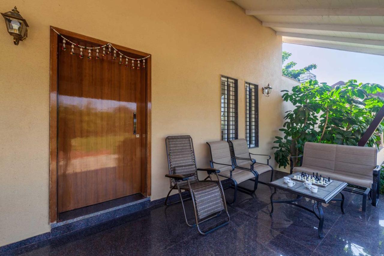 Luna Villa By Stayvista - Lakeside Charm With Terrace, Lush Lawn & Modern Decor Nashik Zewnętrze zdjęcie