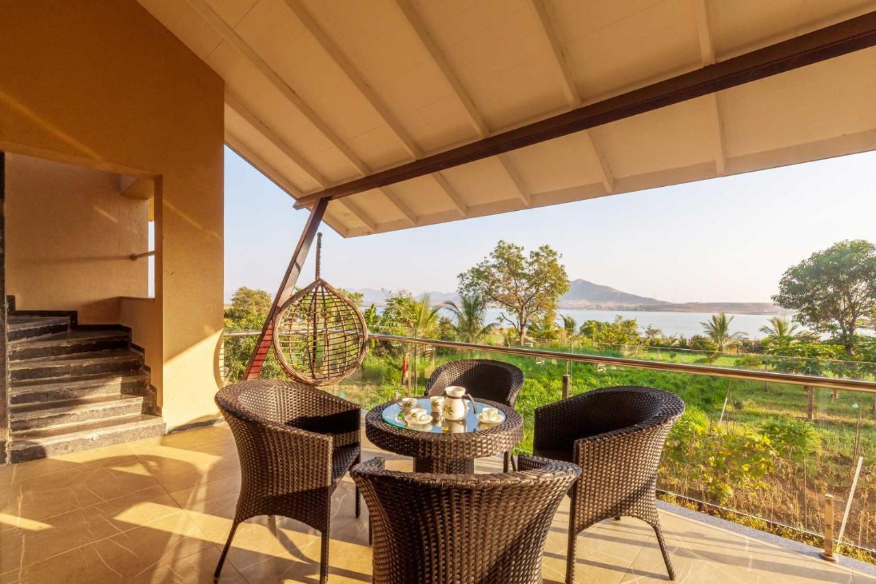 Luna Villa By Stayvista - Lakeside Charm With Terrace, Lush Lawn & Modern Decor Nashik Zewnętrze zdjęcie