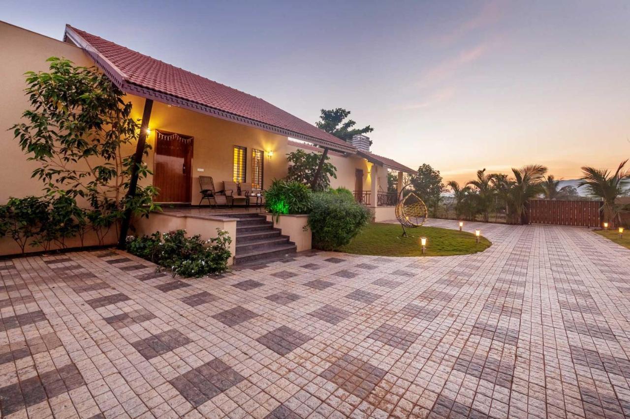 Luna Villa By Stayvista - Lakeside Charm With Terrace, Lush Lawn & Modern Decor Nashik Zewnętrze zdjęcie